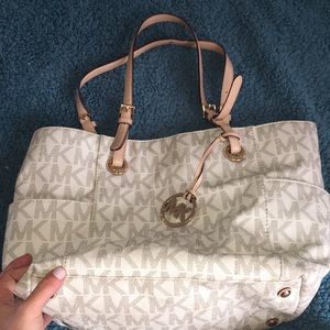 Large lightly used Michael Kors bag with case
